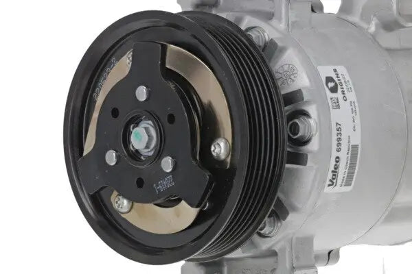 Compresor AC VALEO 699357 OEM 1K0 820 808 A | Allure Repuestos - vista 3