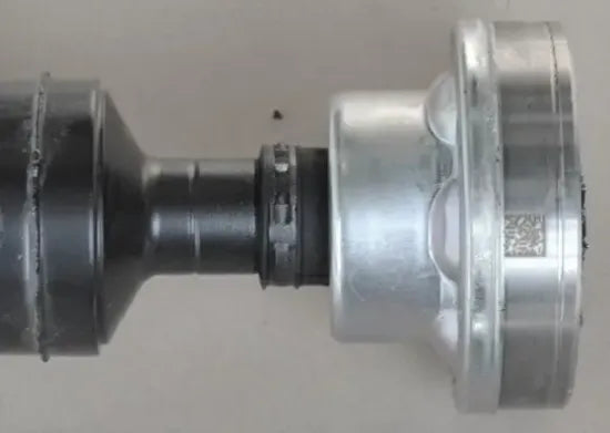 Cardán / Árbol de transmisión GKN 8W0521101 | Audi A4 B9 EA888 Gen3